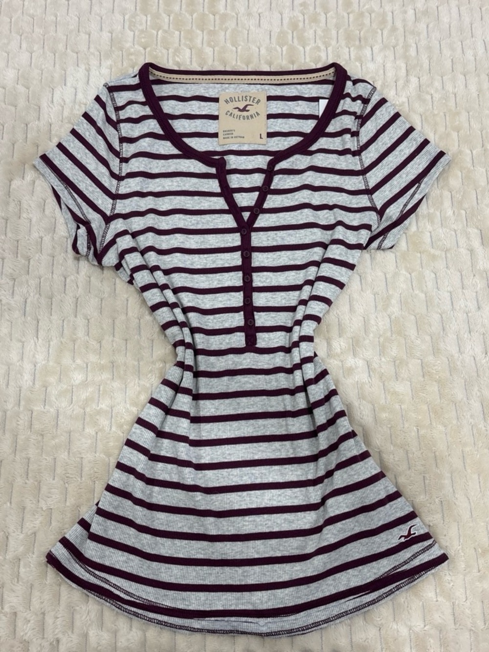 Y2k-2000s inspired HollisterCo. Gray & Burgundy Striped Short Sleeve Henley